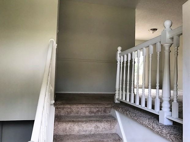 737 Yates Ave - Photo 3 of 11