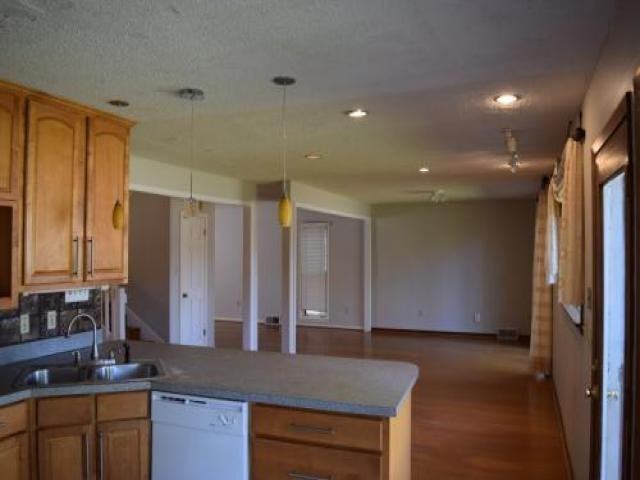 1983 Alder Branch Ln - Photo 3 of 6