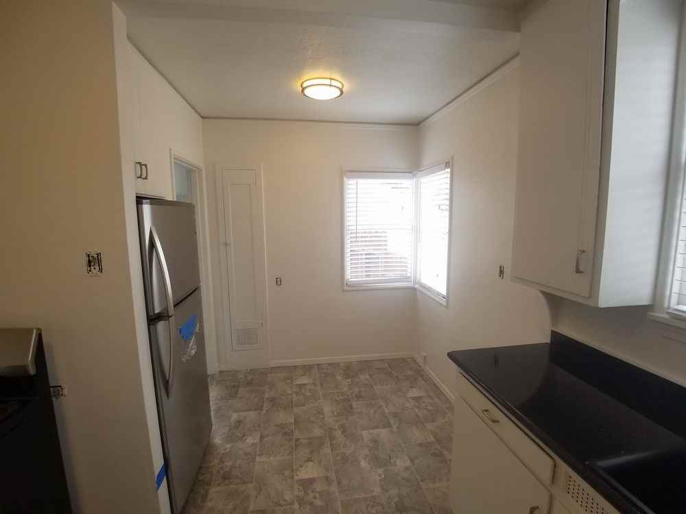 2242 107th Ave - Photo 3 of 12