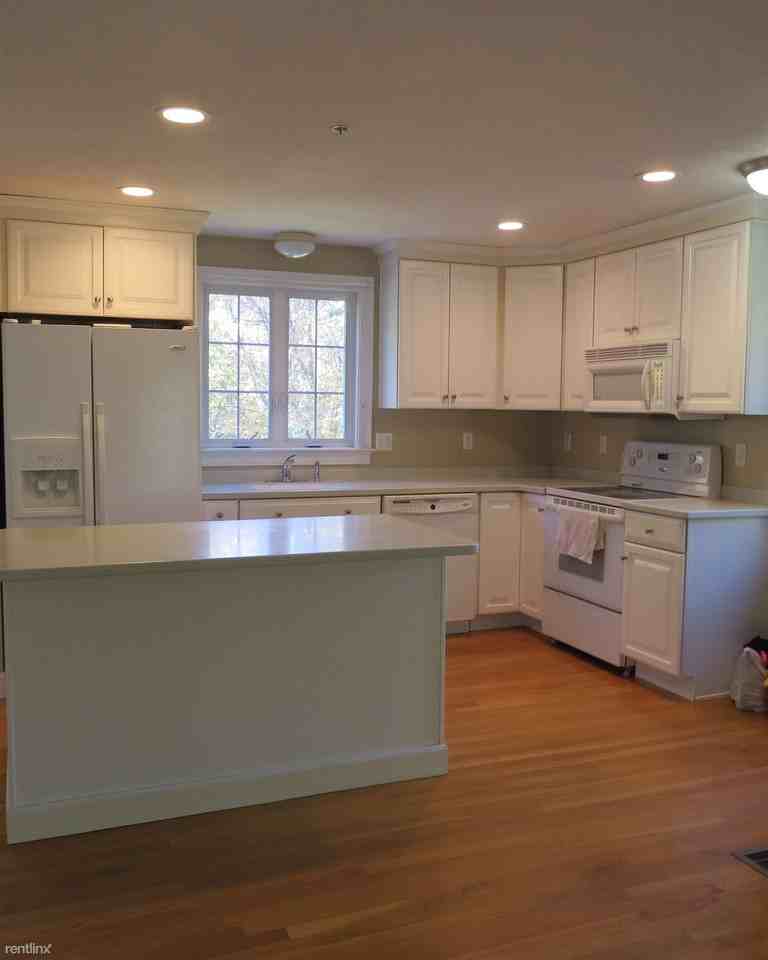 246 Main St