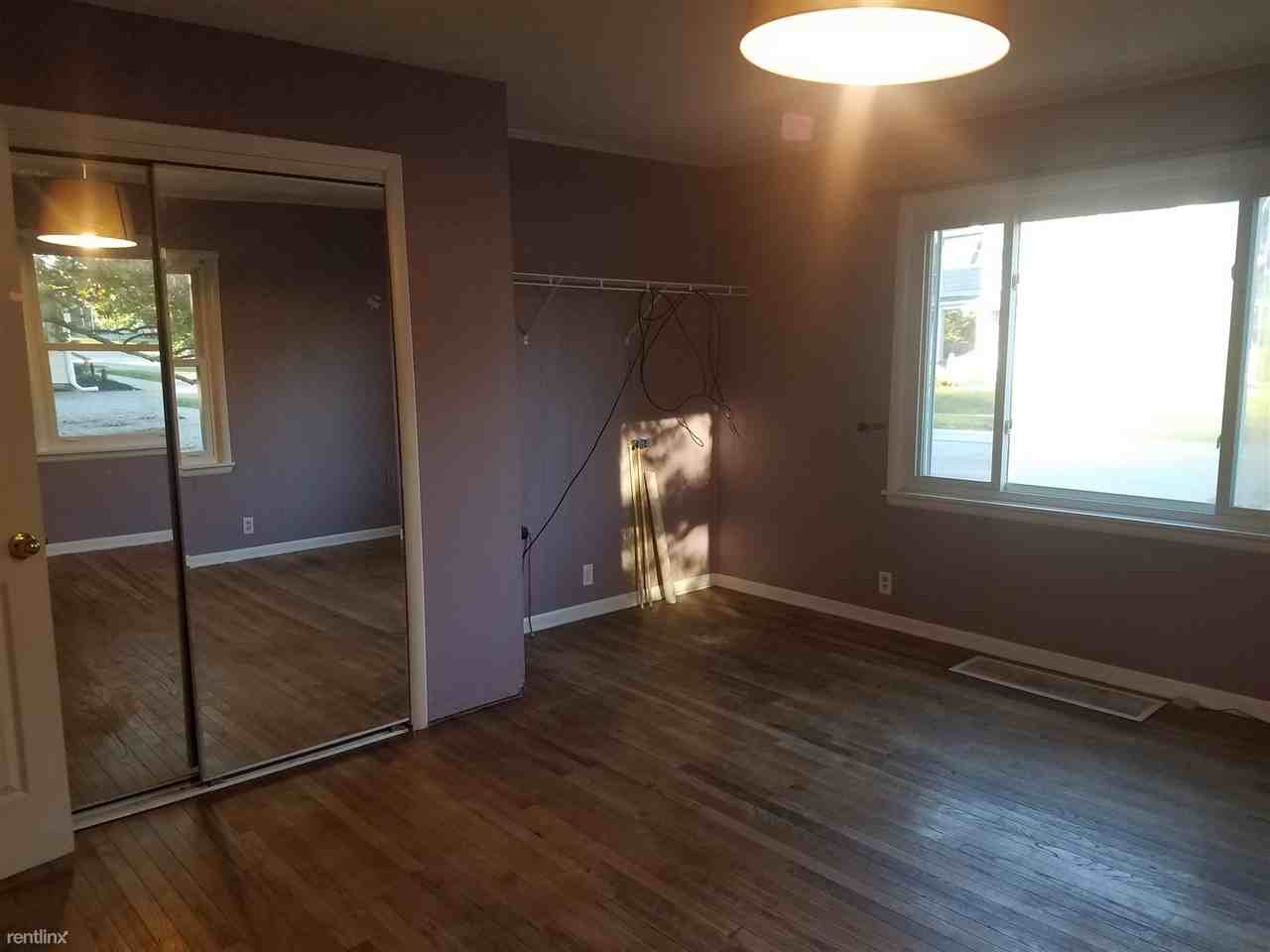 515 E Main St - Photo 3 of 6