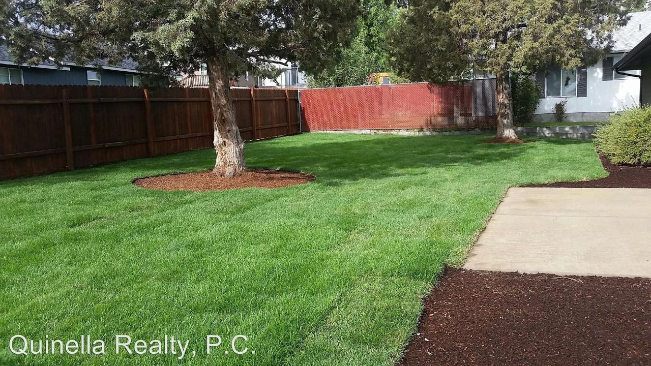 649 Deer Ridge Ct - Photo 3 of 8