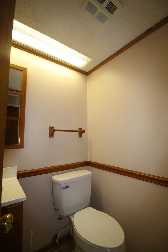 145 Shaw Dr - Photo 3 of 15