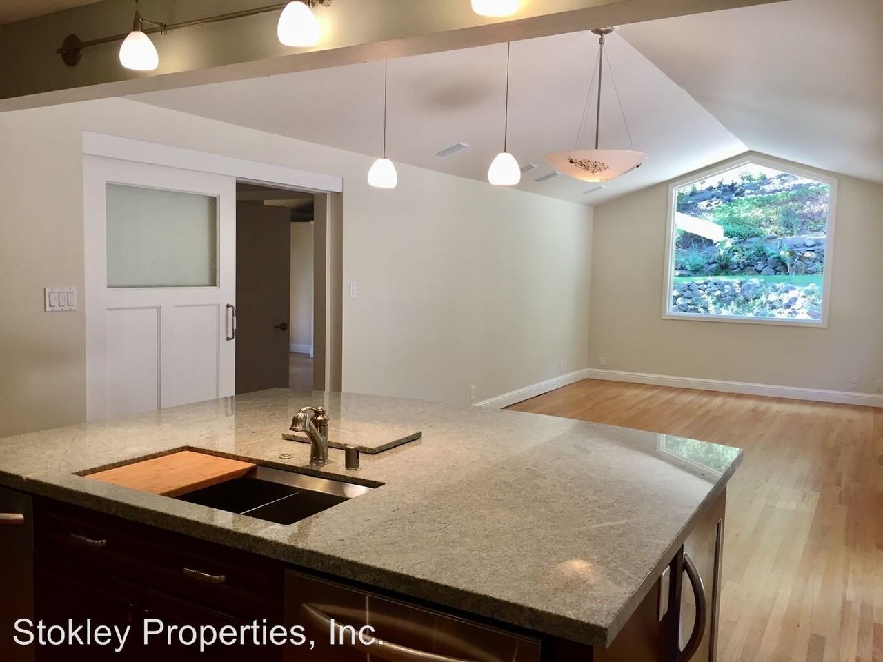 13 Sleepy Hollow Ln - Photo 3 of 25