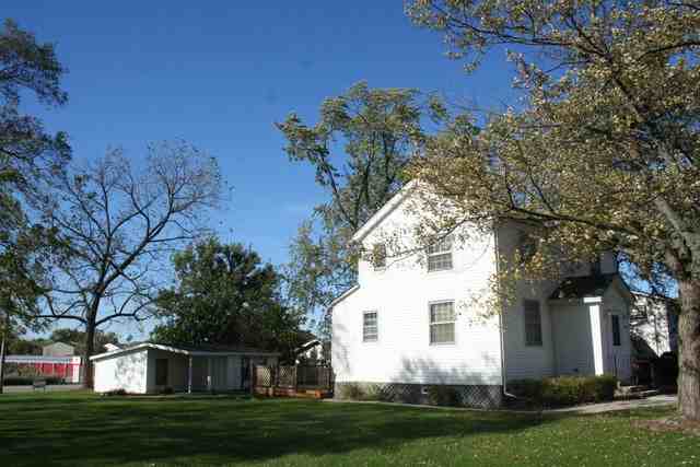 26042 S Briar Ln - Photo 2 of 10