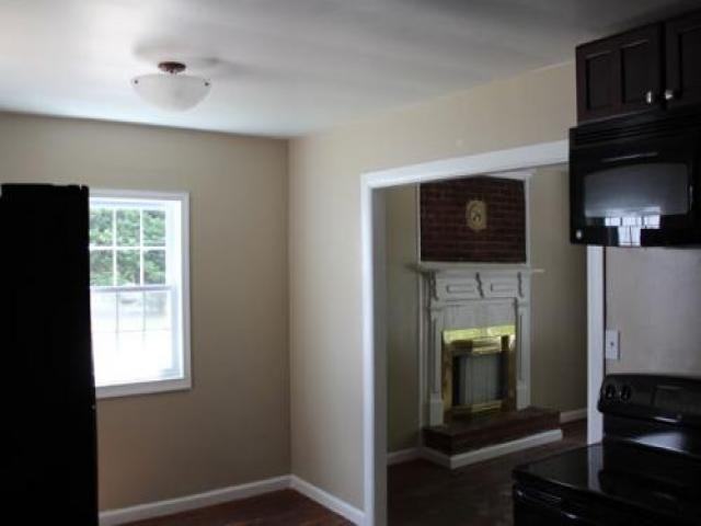 214 Double Creek Rd - Photo 3 of 6