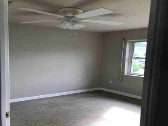 1434 Crest Dr - Photo 3 of 6