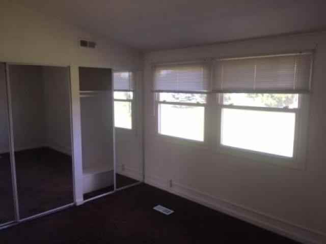 10212 Tennessee St - Photo 3 of 6
