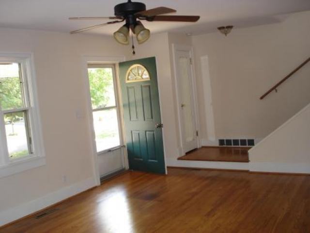305 Godfroy Ave - Photo 2 of 6