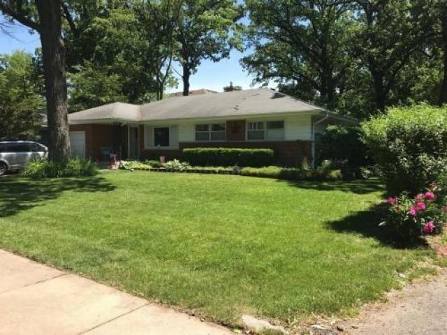 747 Lincoln Ave - Photo 2 of 6