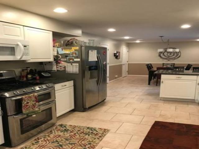 747 Lincoln Ave - Photo 3 of 6