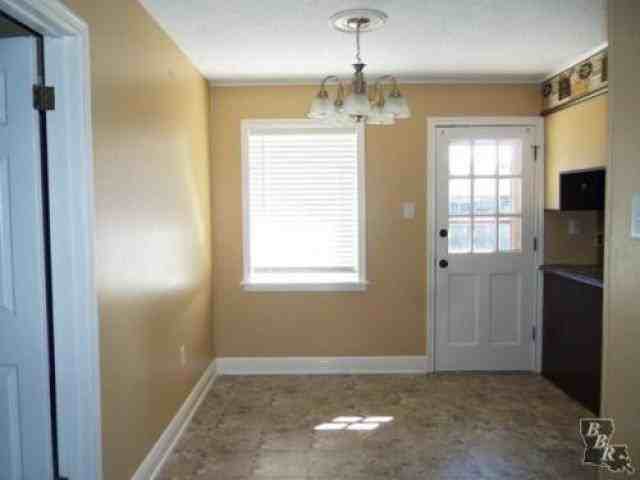 600 Douglas Dr - Photo 3 of 6