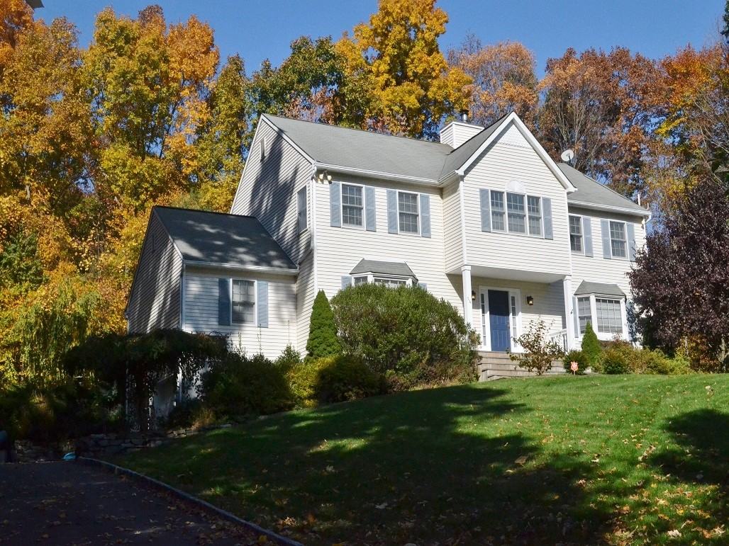 14 Benjamin Green Ln - Photo 2 of 25