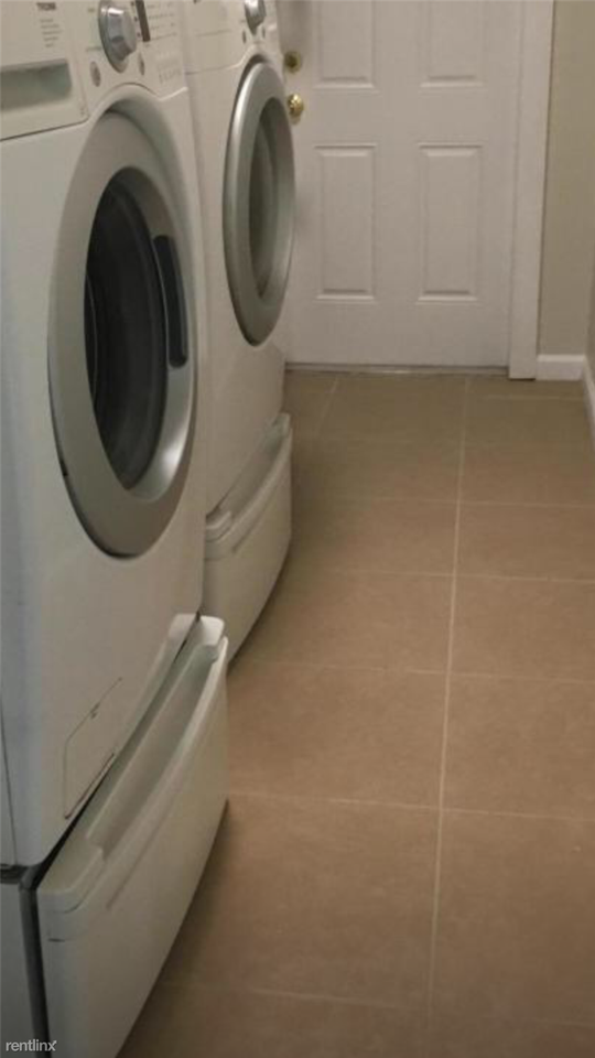 5970 Mango Cir - Photo 3 of 10