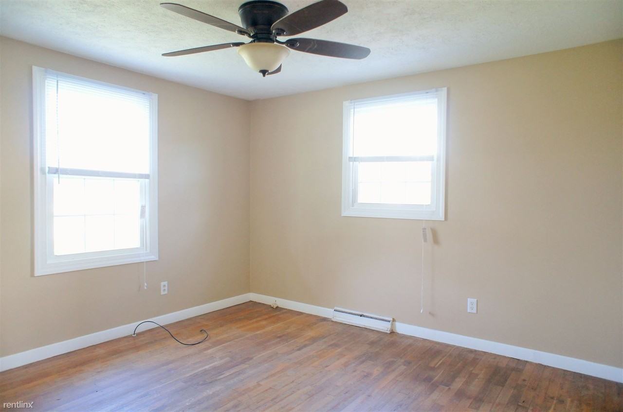 202 2nd St - Photo 3 of 14