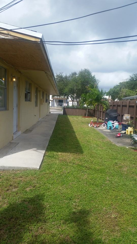 26 Southeast 3rd Street 3, Dania Beach, FL 33004 1 Bedroom Apartment for Rent PadMapper