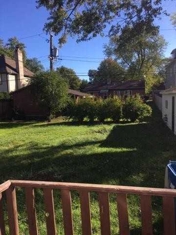 727 Phillippa St - Photo 3 of 11