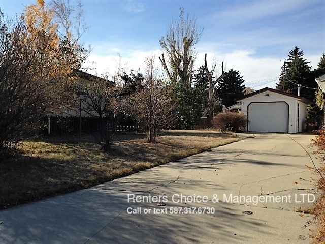 5716 54 St - Photo 3 of 46