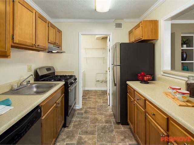 Calibre Brooke - Photo 3 of 10