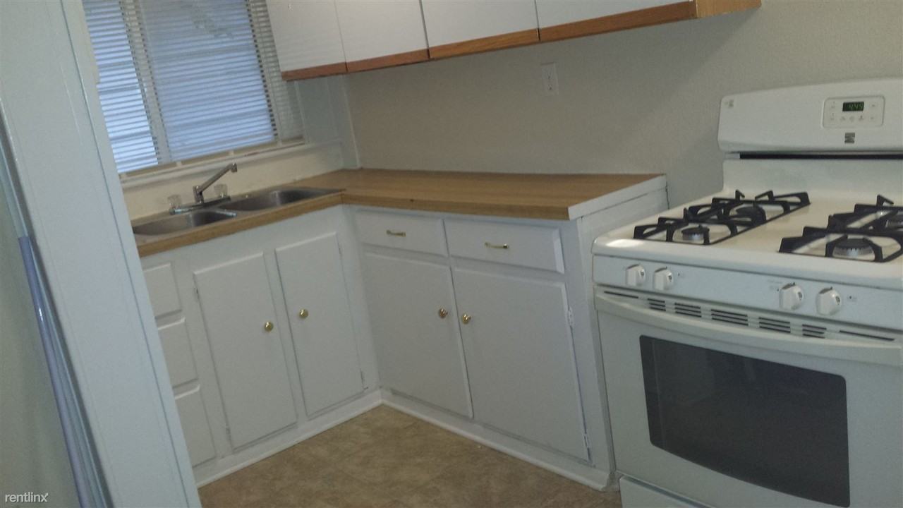 130 Glen Oak St - Photo 2 of 6
