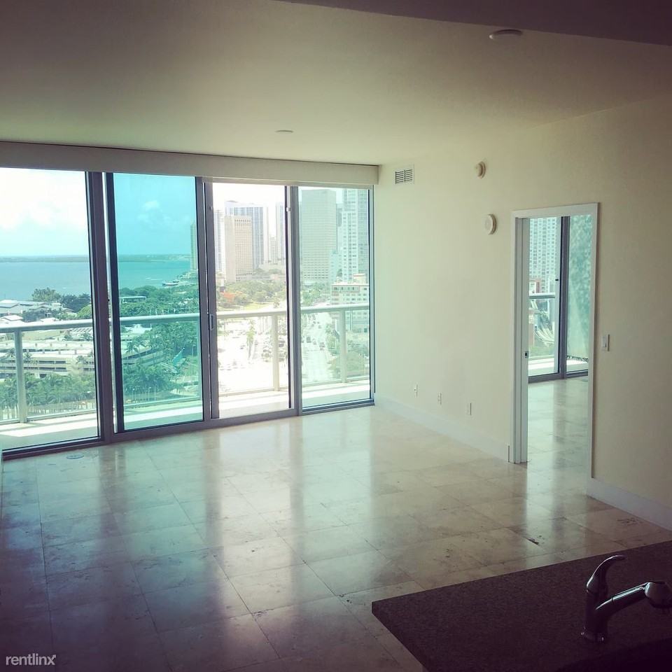 724 NE 2nd Ave - Photo 2 of 8