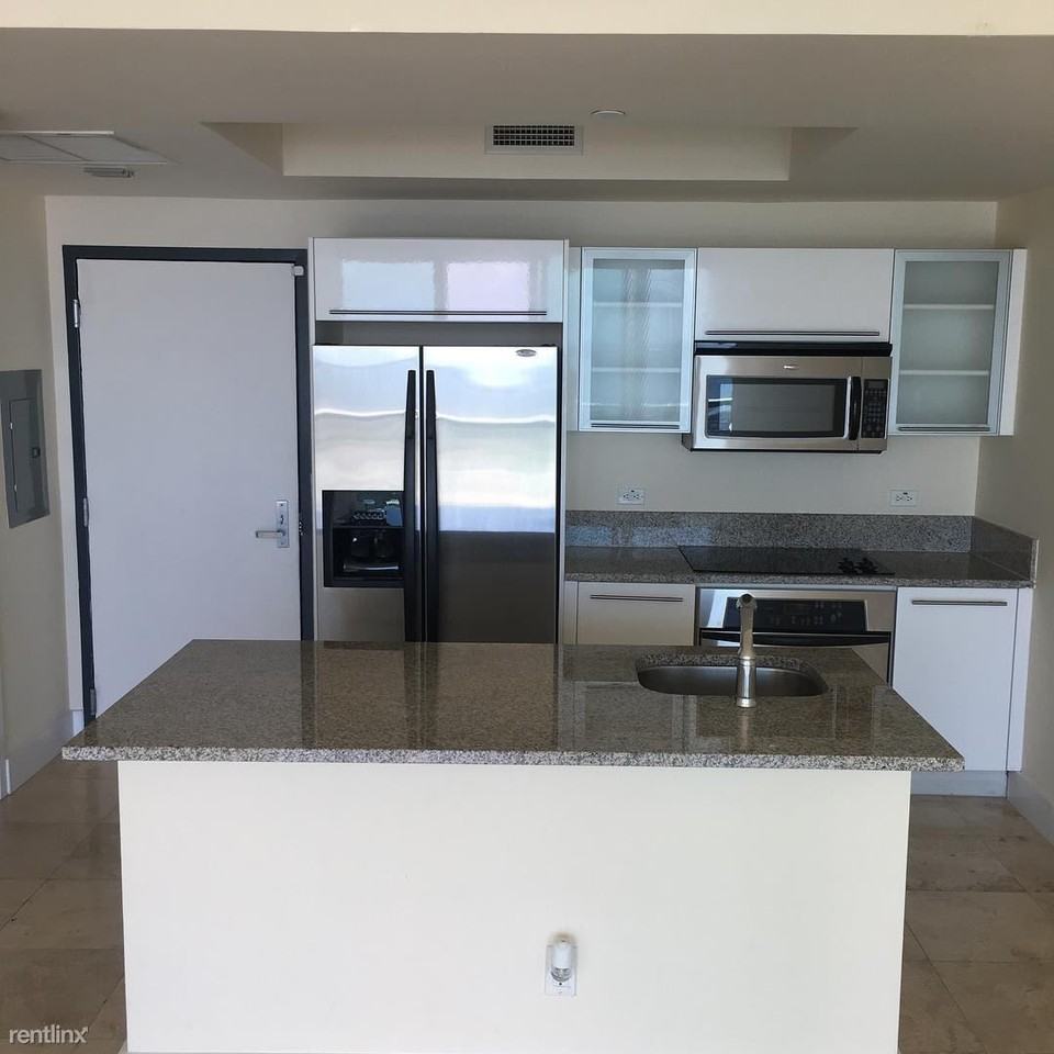 724 NE 2nd Ave - Photo 3 of 8