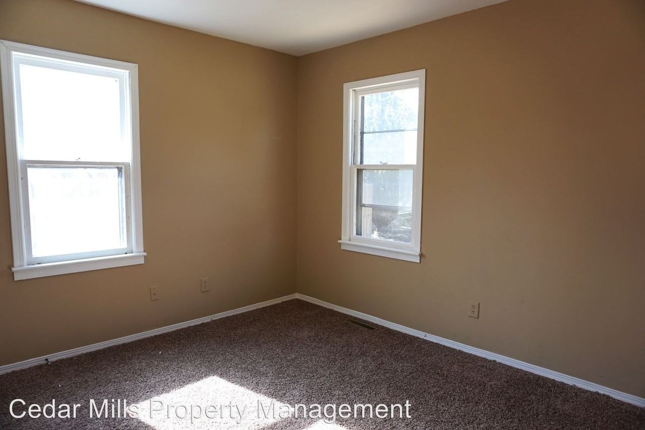 706 S Greenwood St - Photo 2 of 4