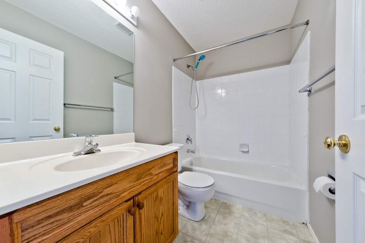 87 Somercrest Grove SW - Photo 3 of 23