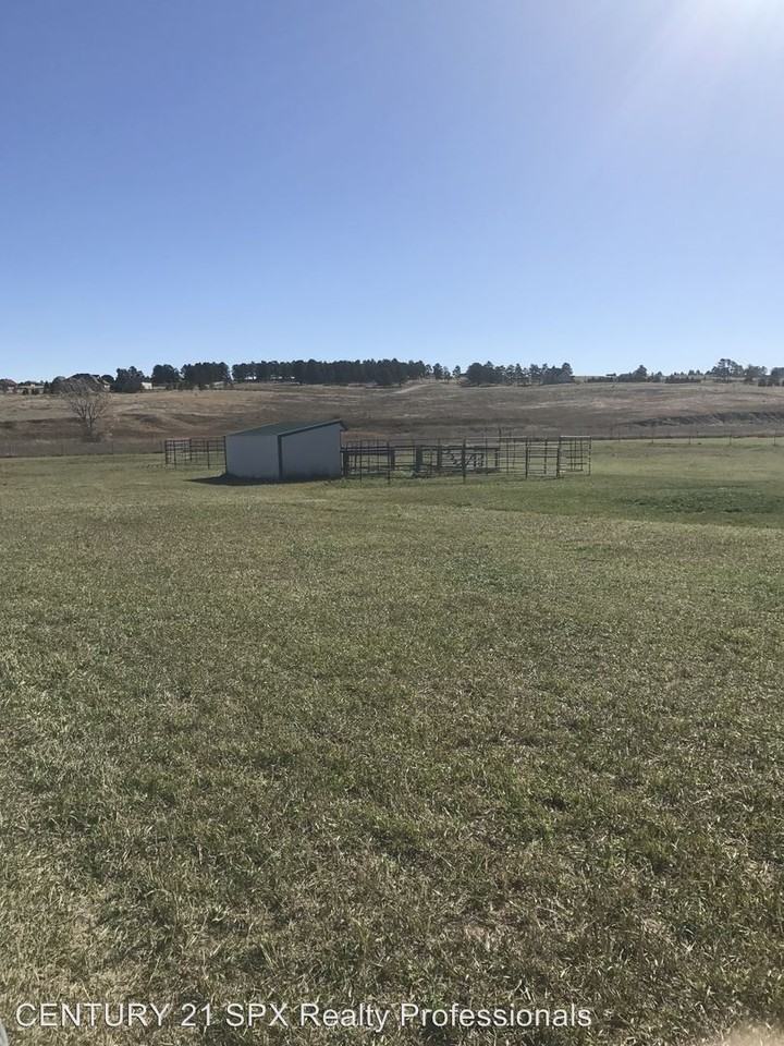 34260 Goldenrod Cir - Photo 3 of 11