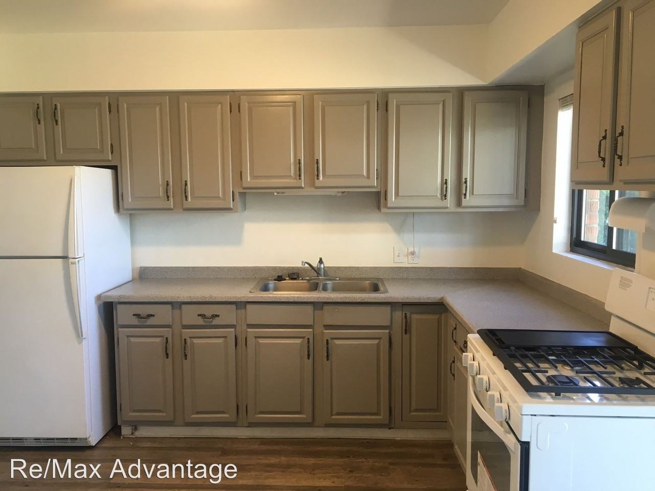 2623 General Marshall St NE - Photo 3 of 11