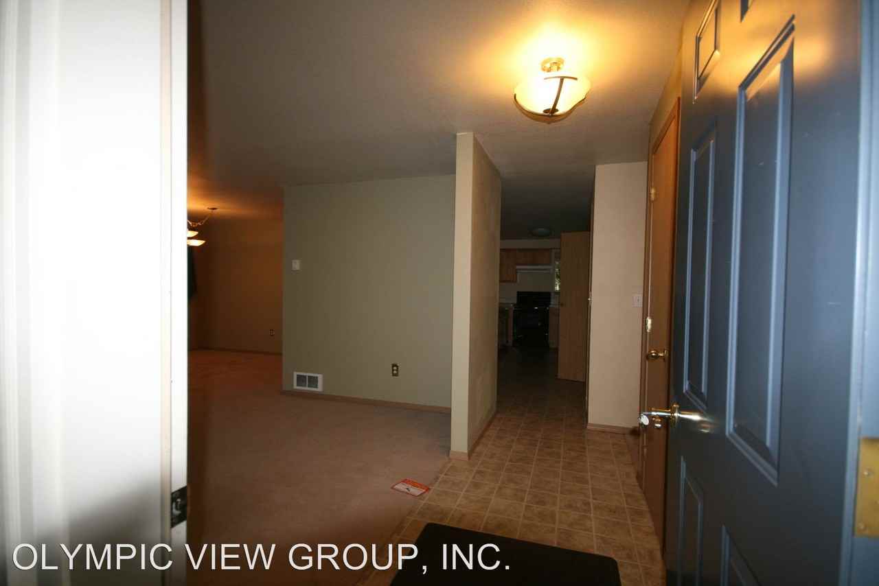 9727 Whitecap Dr NW - Photo 3 of 20