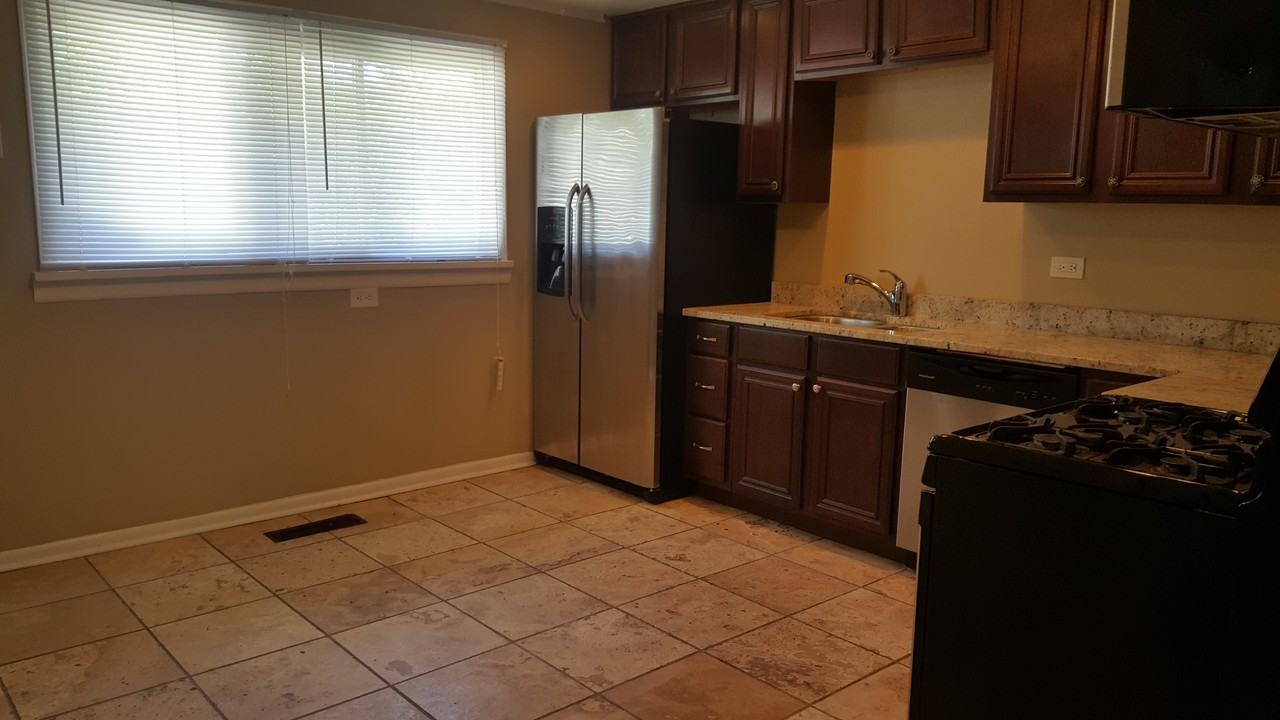 4510 177th Pl - Photo 3 of 11