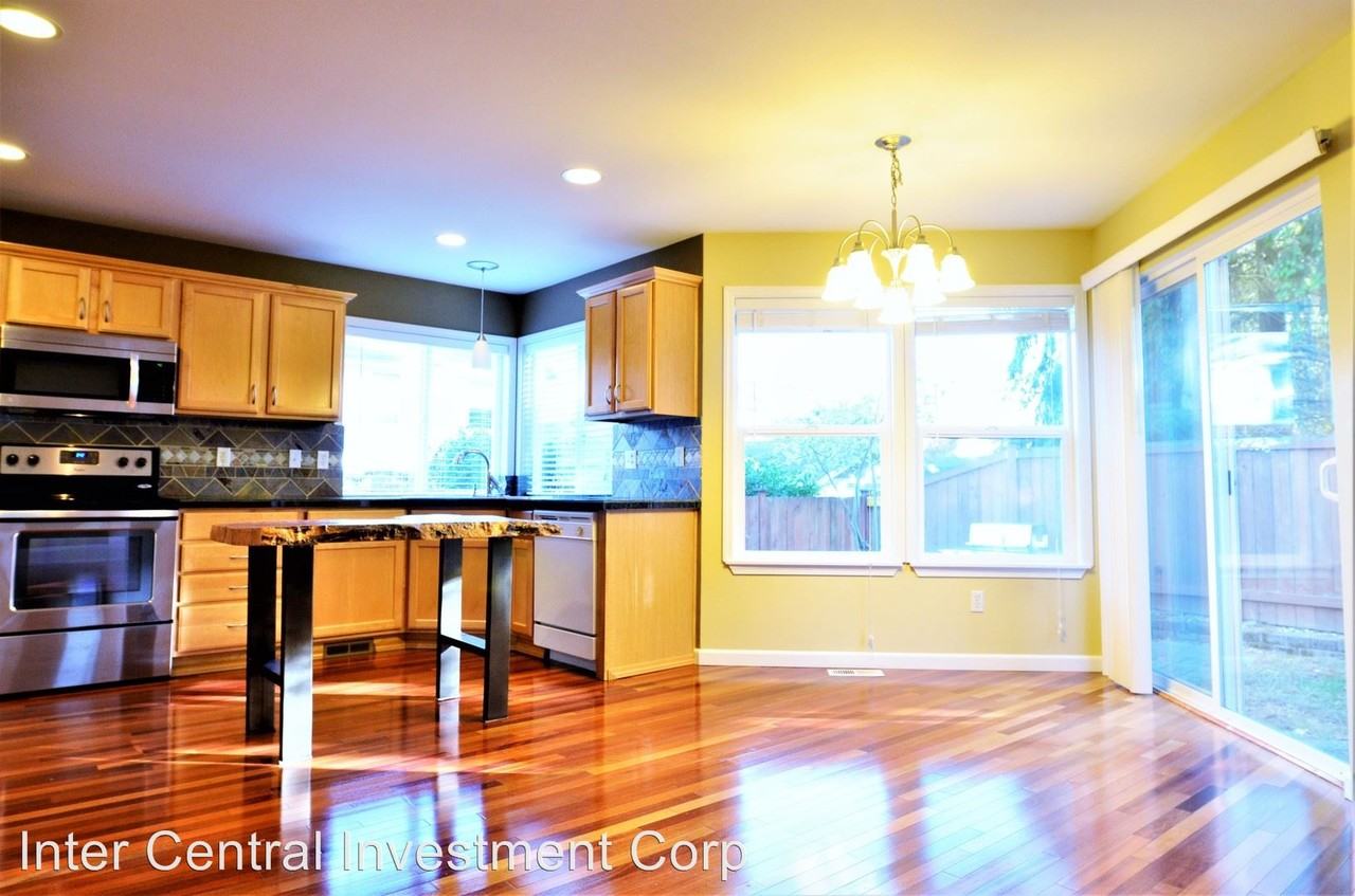 2314 118th Pl SE - Photo 3 of 17