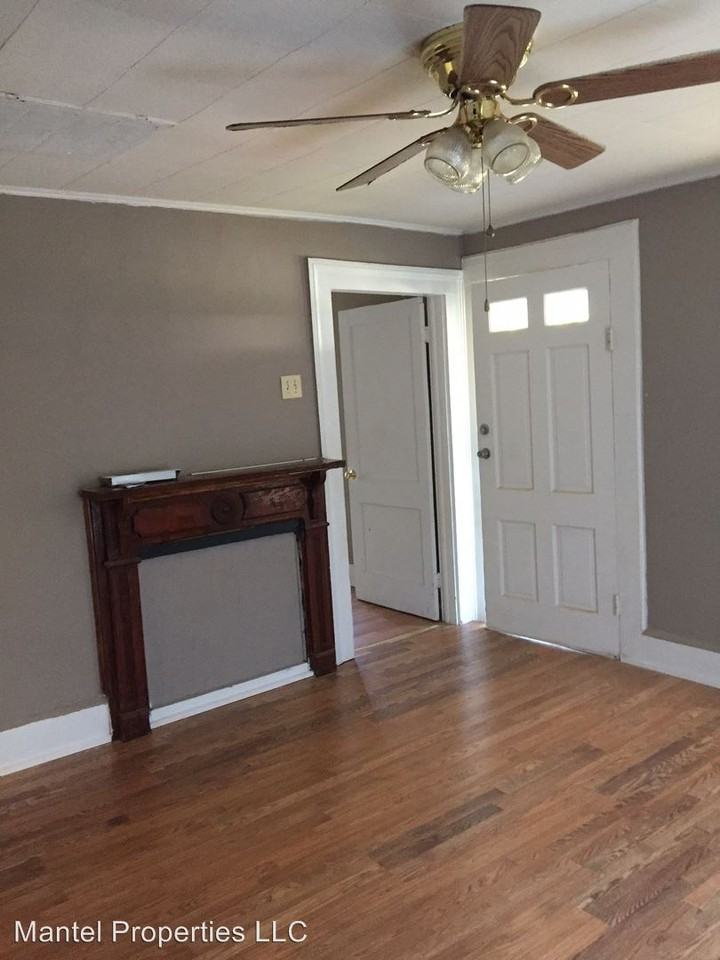 1302 Sloan St - Photo 2 of 7