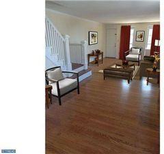 923 Pond St - Photo 3 of 8