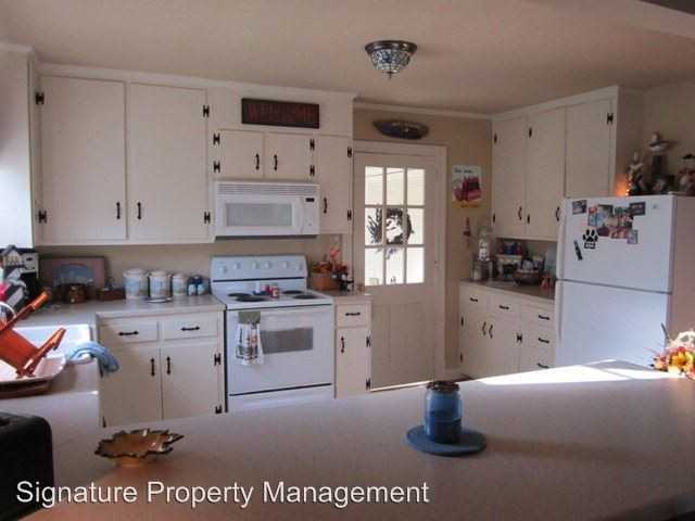 402 Rose Hill Ave - Photo 3 of 10