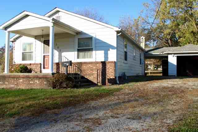 107 S Marion Rd - Photo 2 of 8