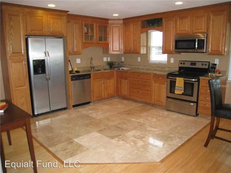 415 Crosswinds Dr - Photo 2 of 4