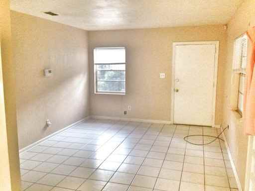 2401 Pontiac Dr - Photo 2 of 6