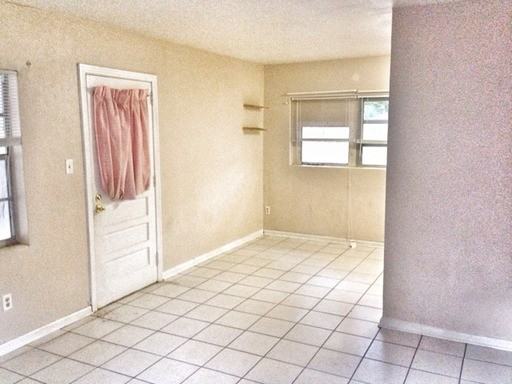 2401 Pontiac Dr - Photo 3 of 6