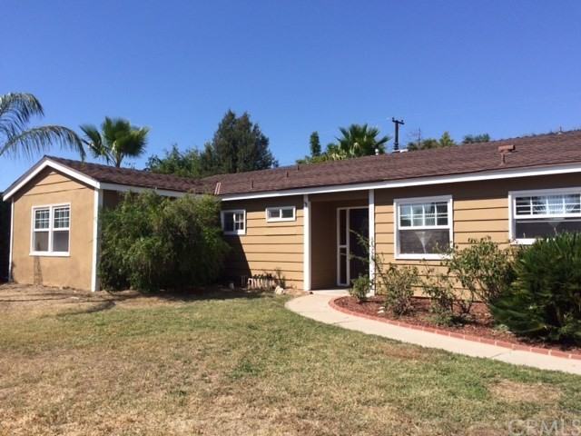 645 Aurora Dr - Photo 2 of 9