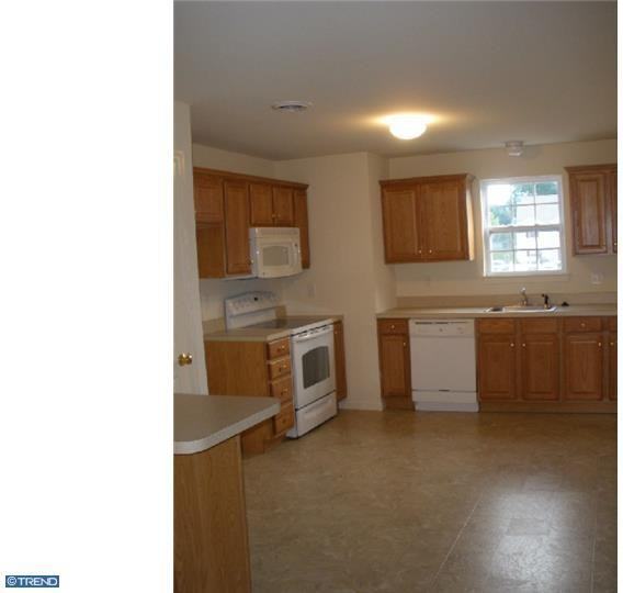 10 Kristine Ave - Photo 3 of 13