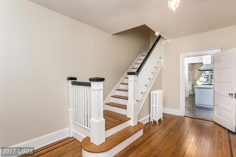 4332 Roland Ave - Photo 3 of 30