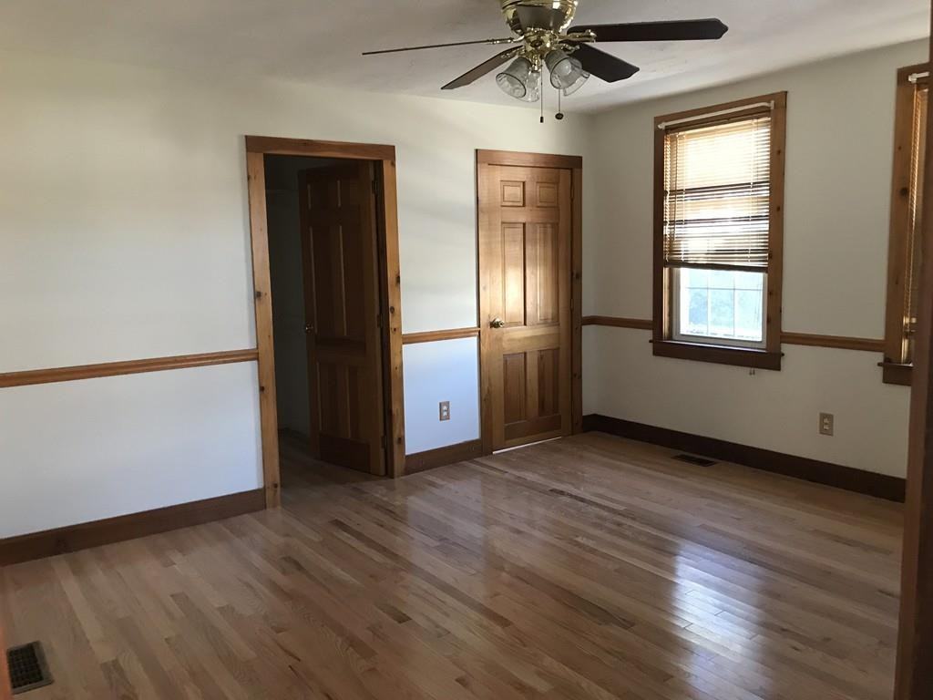 513 Main St #l - Photo 3 of 6