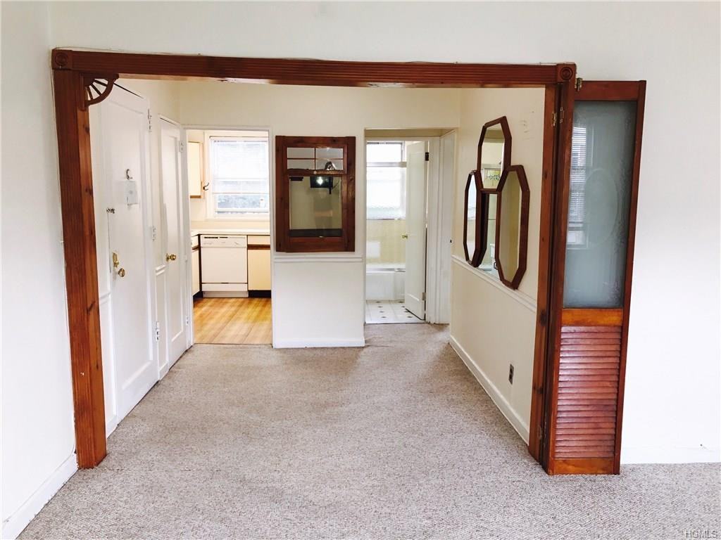 7 Wainwright Ave #2b - Photo 3 of 10