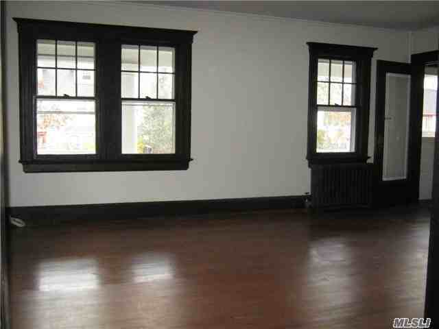 316 Grosvenor St - Photo 3 of 10