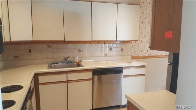 194 Poplar Ct - Photo 2 of 3