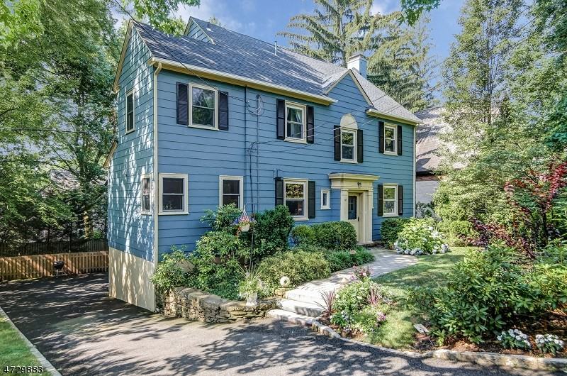 18 Hobart Ave - Photo 2 of 24