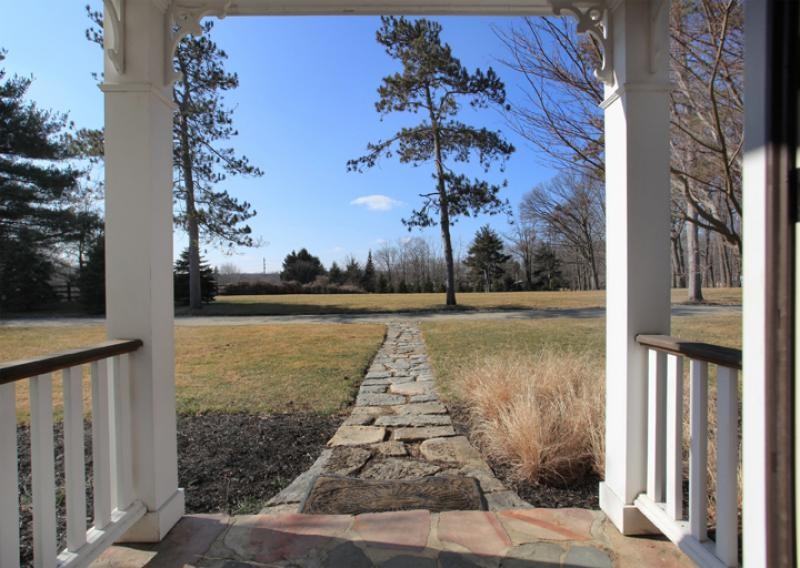 54 Hardscrabble Rd - Photo 3 of 14