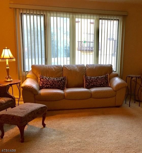 70 River Rd - Photo 3 of 11